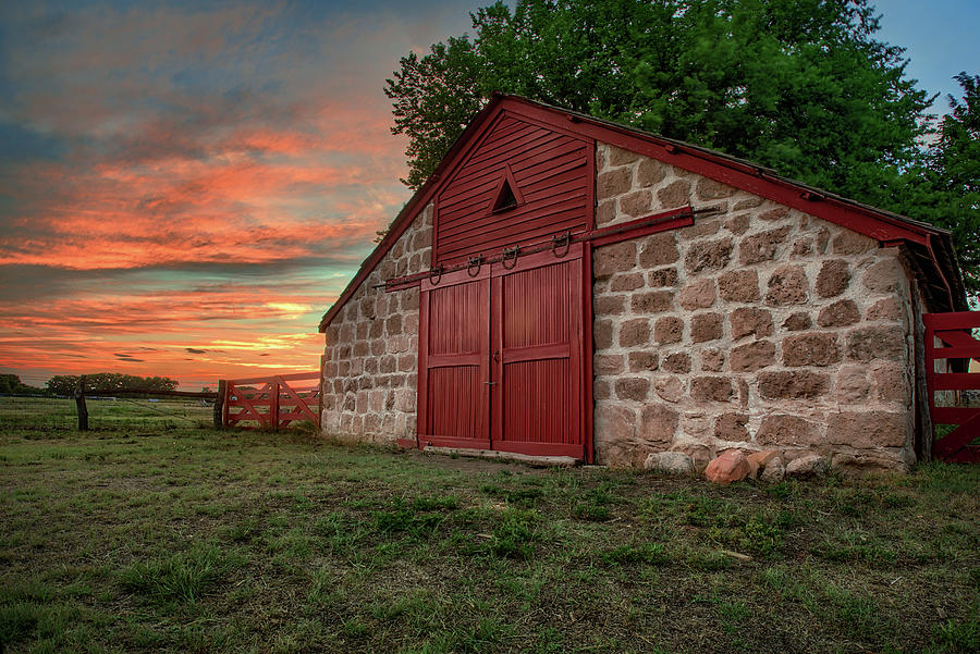 Sunset Photograph - Cottonwood Barn by Thomas Zimmerman Sunset Photograph - Cottonwood Barn by Thomas Zimmerman