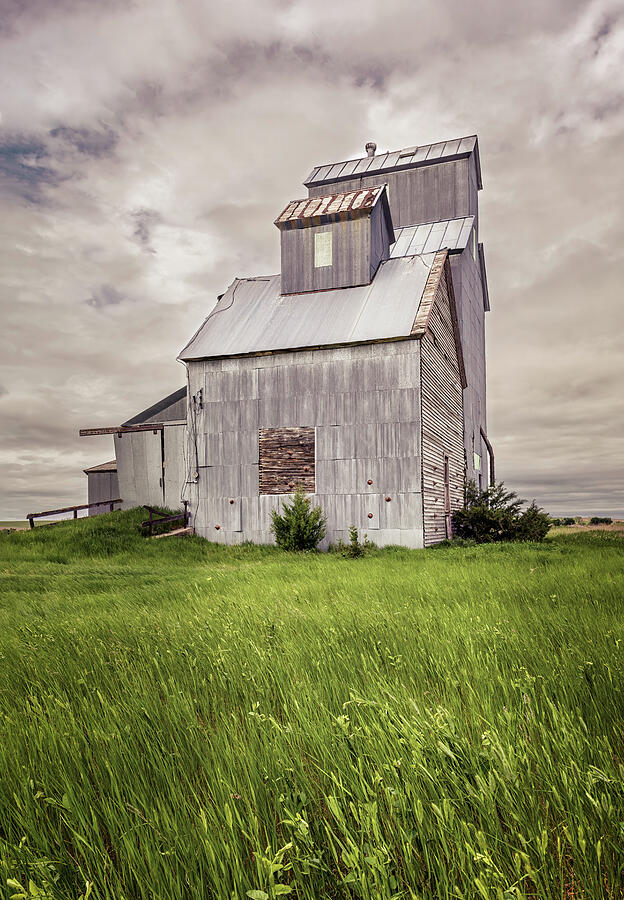 Cottonwood South Dakota Grain Elevator IV Photograph by Joan Carroll