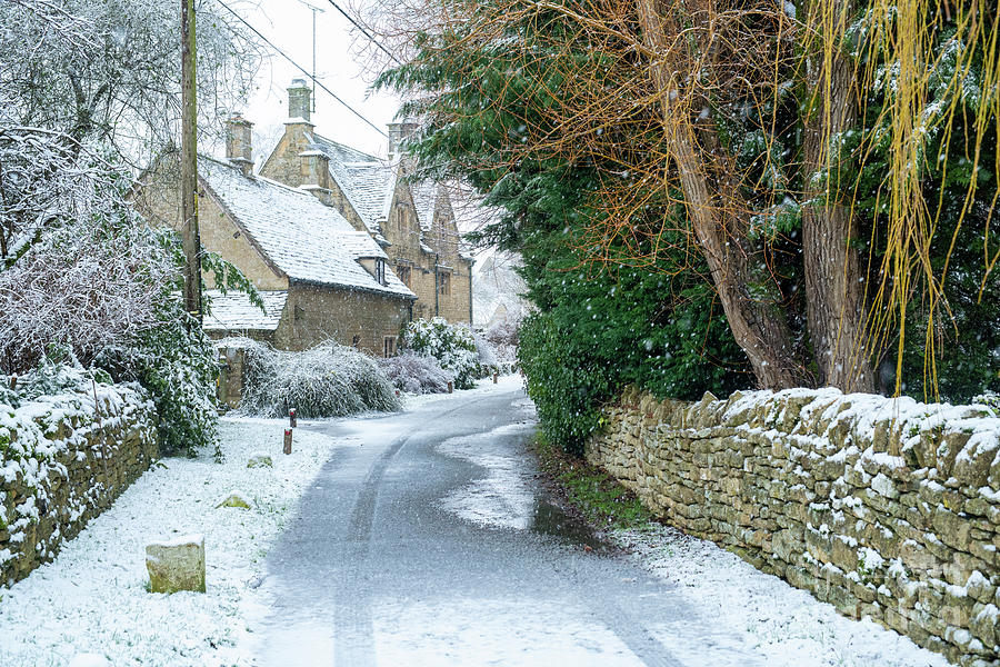 Country Lane in Taynton in the Snow Photograph by Tim Gainey