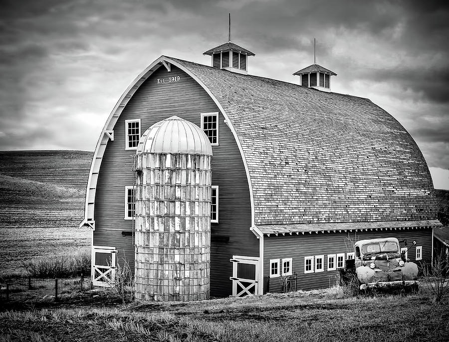Country Life Barn And Truck Photograph by Athena Mckinzie