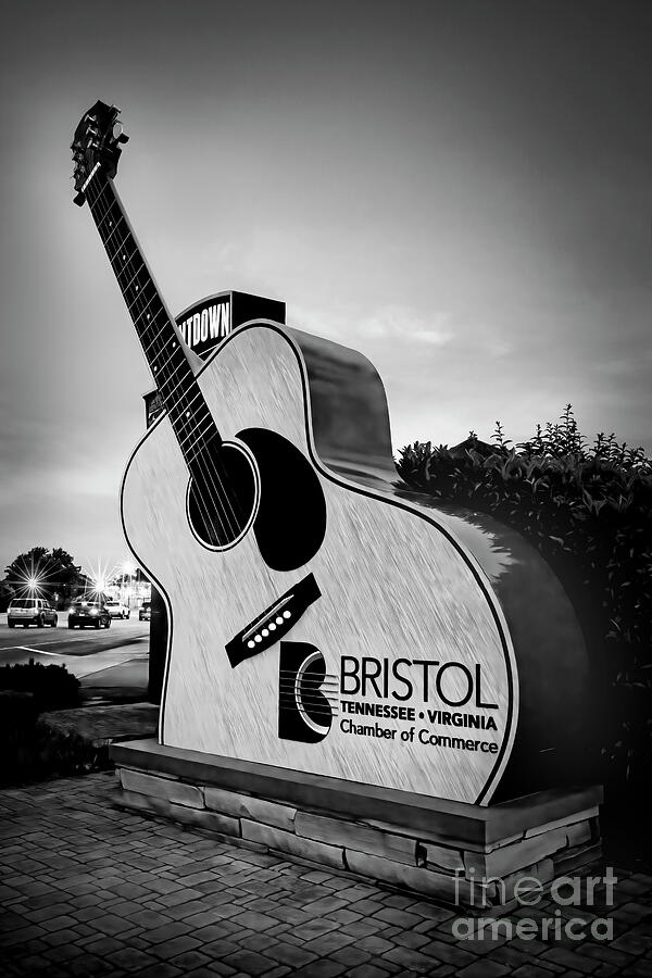 Country Music Guitar Statue at Bristol TN-VA 2 Photograph by Shelia Hunt