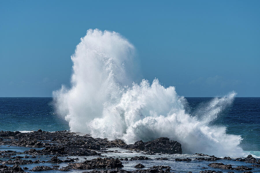 Crashing wave 2 Photograph by Johan Elzenga
