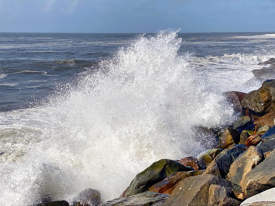 Crashing Waves Photograph by Jerry Abbott