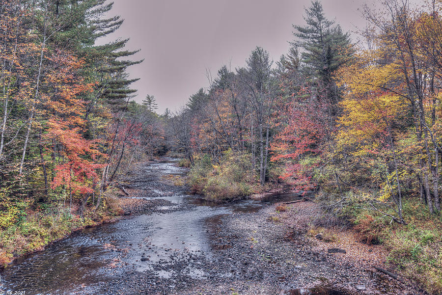 Crooked River Autumn Photograph by Richard Bean