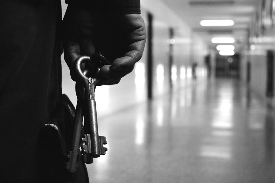 Cropped image of man holding keys in corridor Photograph by Rafael Belincanta / EyeEm Cropped image of man holding keys in corridor Photograph by Rafael Belincanta / EyeEm