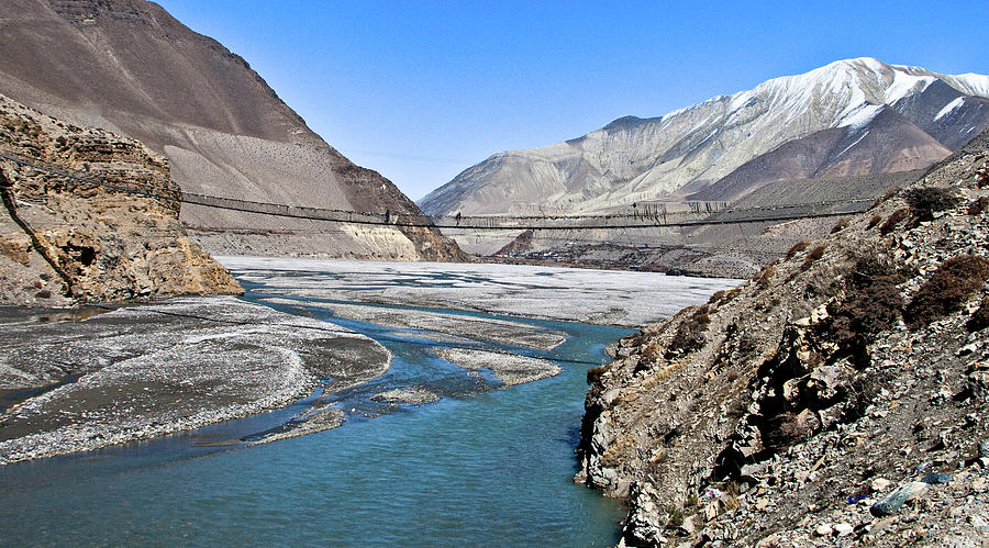 Crossing the Kali Gandaki River Photograph by Leslie Struxness