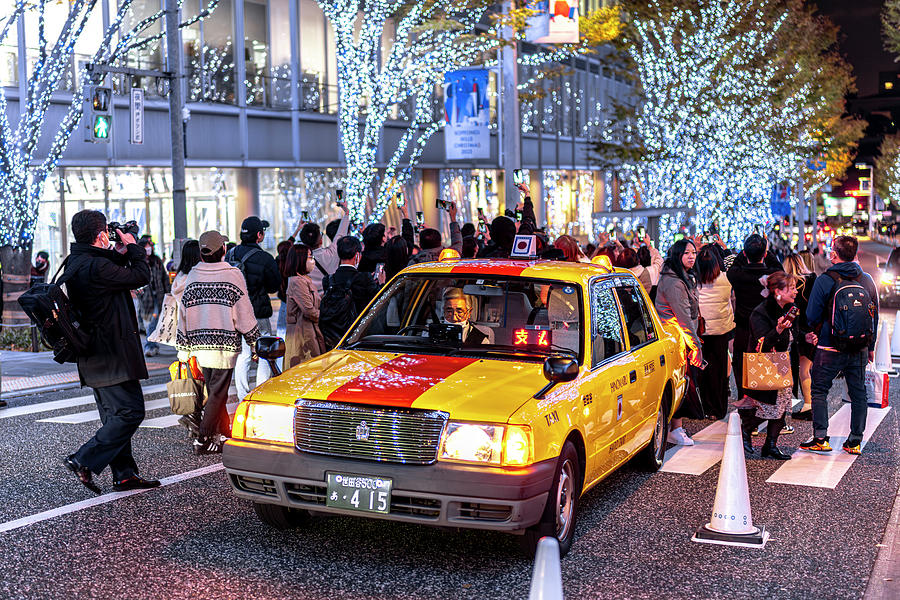 crowds photographing Christmas lights in the roppongi district Photograph by Gualtiero Boffi