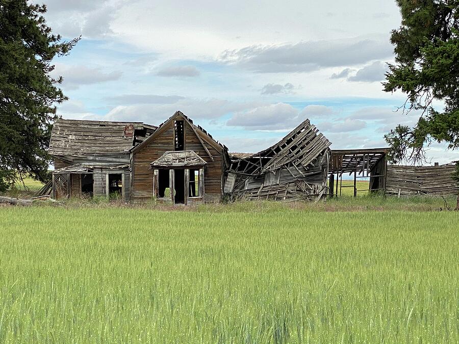 Crumbling Farmhouse  Photograph by Jerry Abbott