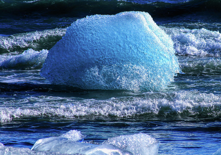 Crystal Blue Persuasion Photograph by Gene Taylor