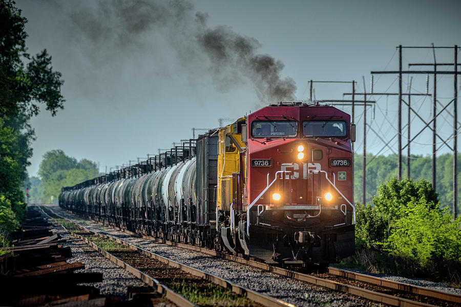 CSX K442 pulls north from the siding at Rankin Kentucky Photograph by Jim Pearson