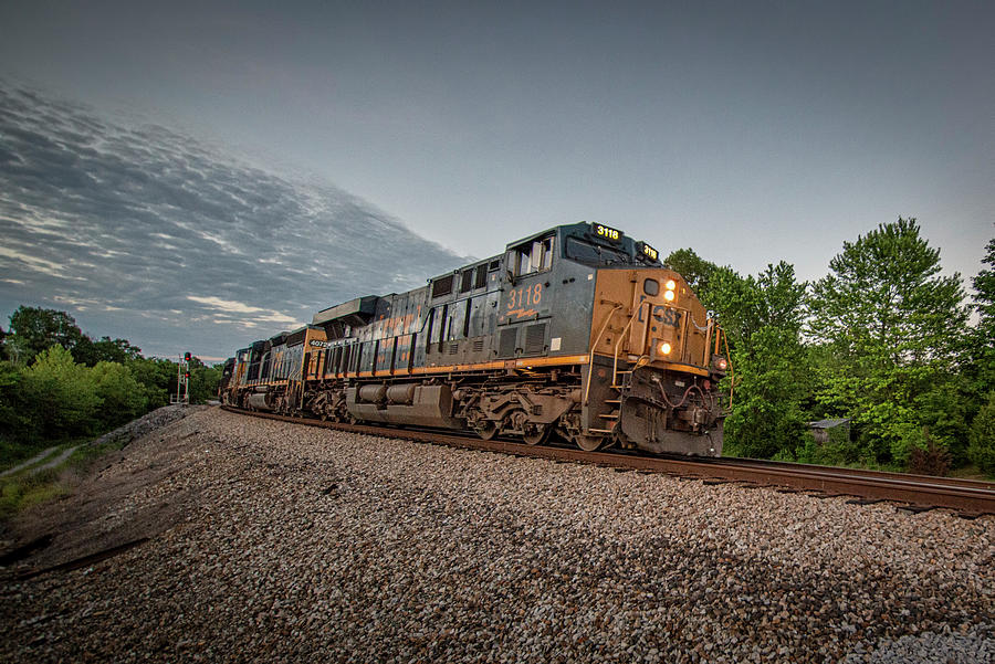 CSX Q647 Spits The Signals At Kelly Ky Photograph by Jim Pearson