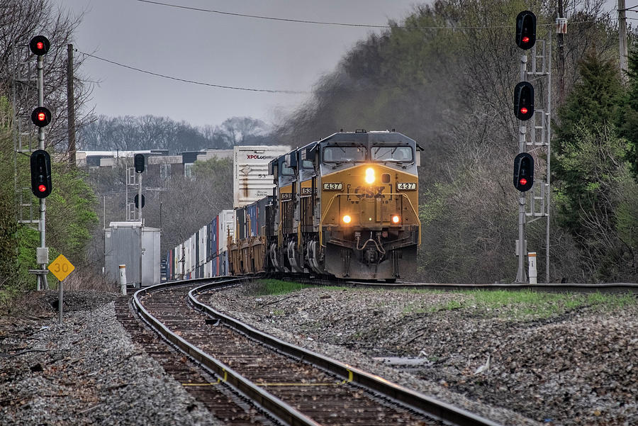 CSXT 437 leads a southbound intermodal at Brentwood Tennessee Photograph by Jim Pearson