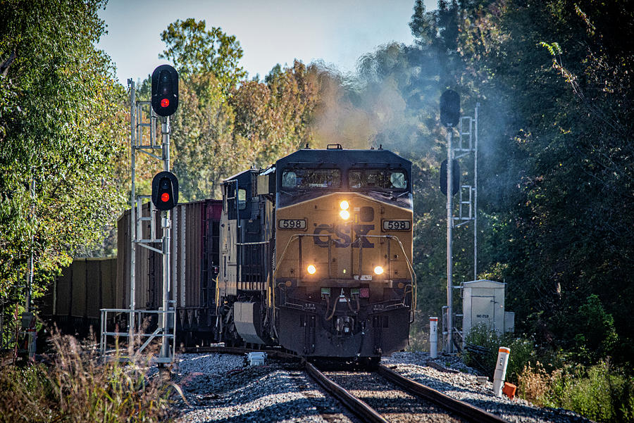 CSXT 598 Snakes Its Way Off The East Diamond Lead Photograph by Jim Pearson