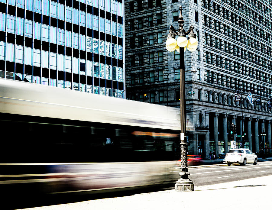 C.T.A. Bus on Michigan Avenue - Chicago Photograph by David Morehead