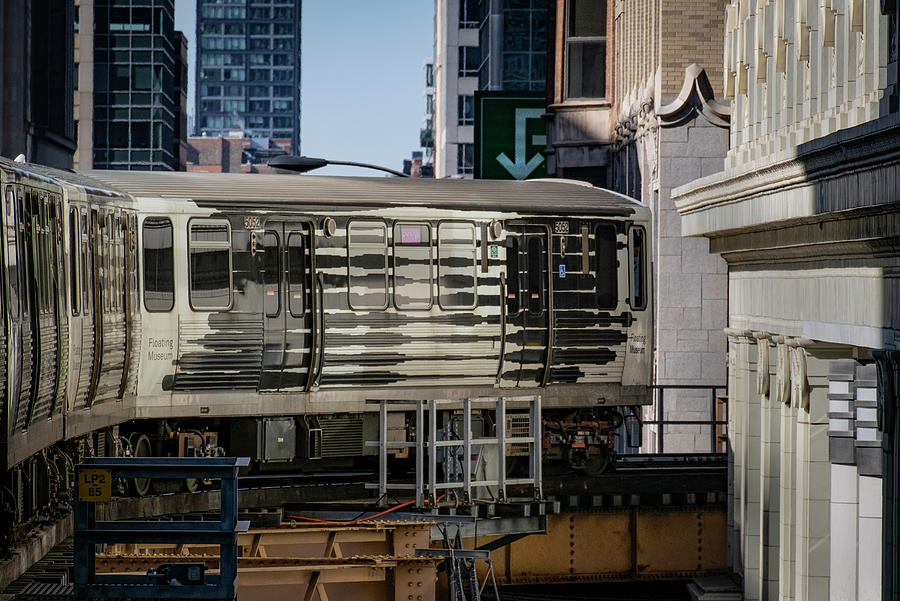 CTA Pink Line set Floating Museum Photograph by Jim Pearson
