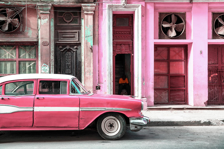 Cuba Fuerte Collection - Old Classic American Pink Car Photograph by Philippe HUGONNARD