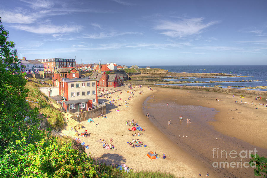 Cullercoats Bay Photograph by Rob Hawkins - Pixels