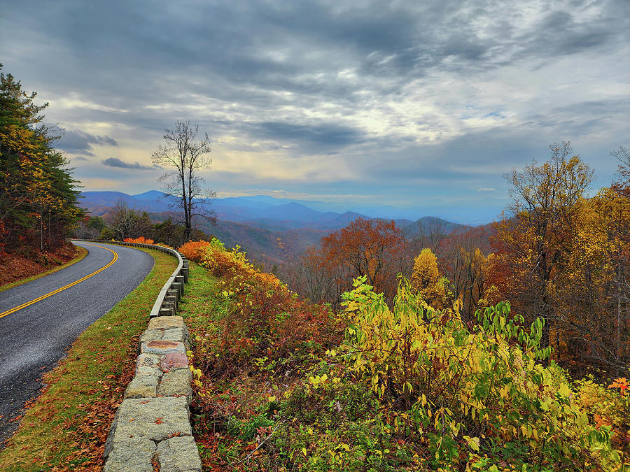 Curving Roadway Scene Along the Blue Ridge Parkway Photograph by William Dickman