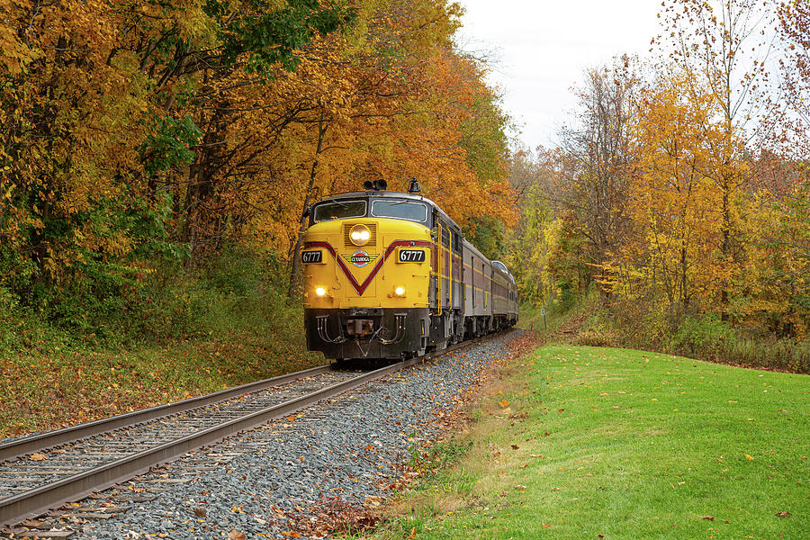 Cuyahoga Valley Scenic Railway Photograph by Dale Kincaid