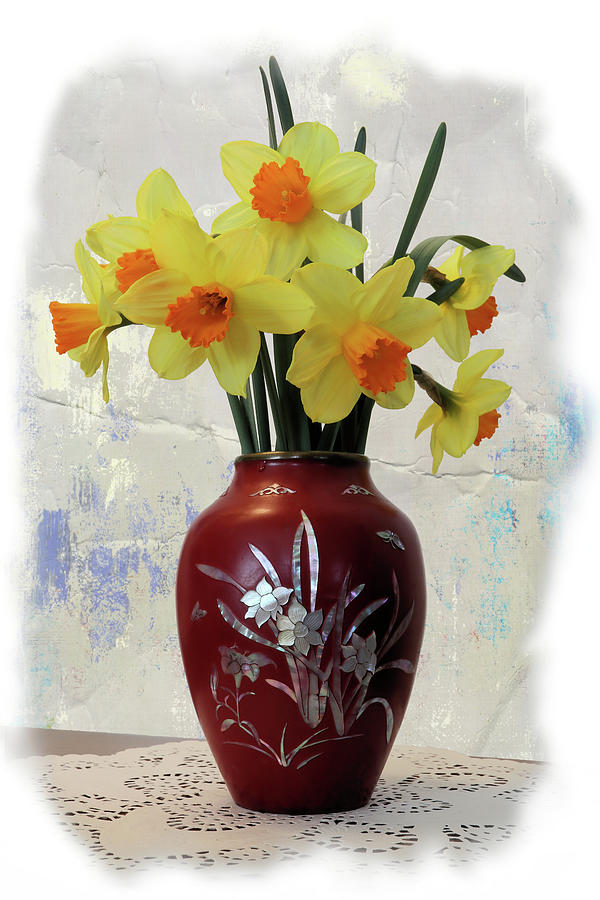 Daffodil Vase Photograph by Scott Kingery