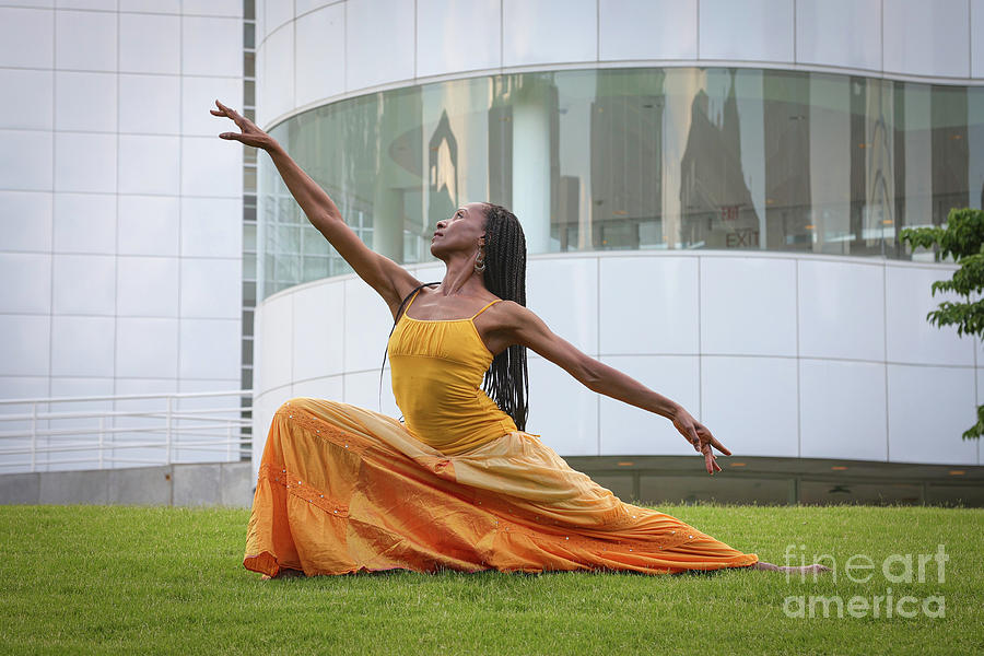 Dancer 5 Photograph by Alan Riches