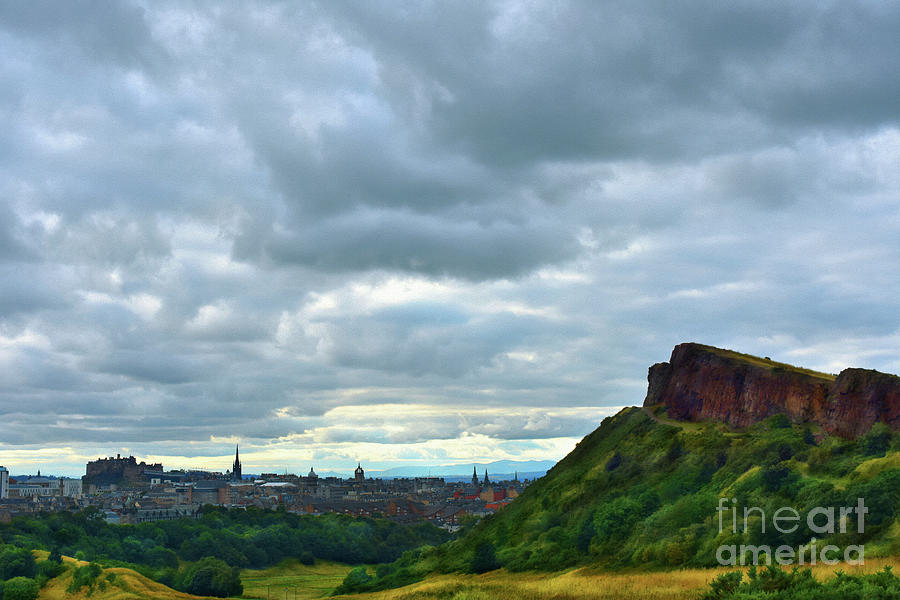 Dark clouds gather over Auld Reekie Photograph by Yvonne Johnstone