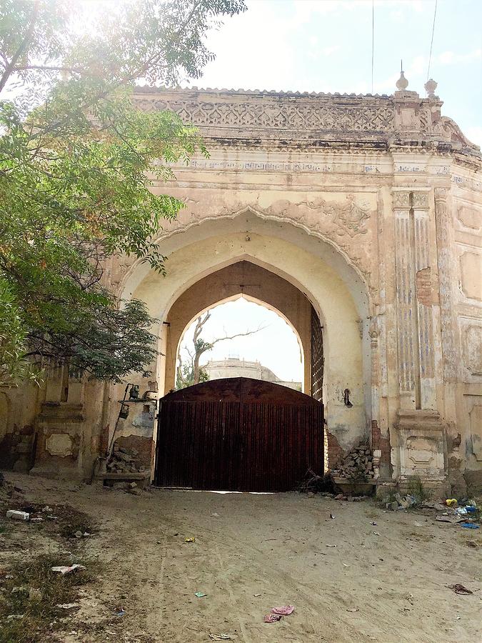 Daulat khana palace gate. Pyrography by Khalid Saeed