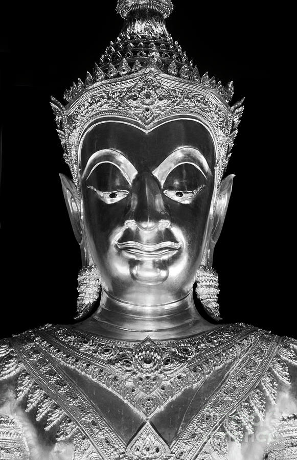 Davaravati Buddha - Ayutthaua Thailand Photograph by Craig Lovell