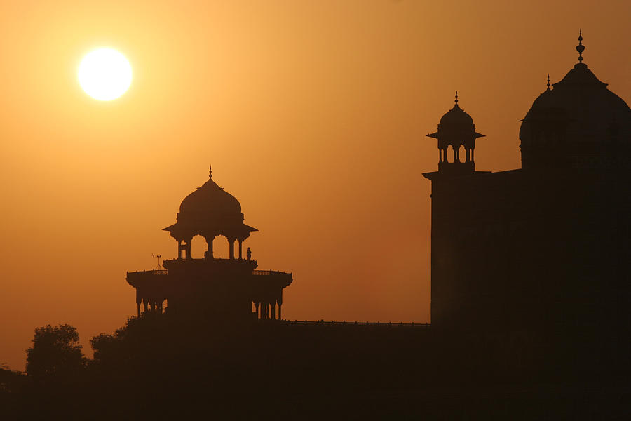 Dawn at the Taj Mahal, Agra, India Photograph by Veni
