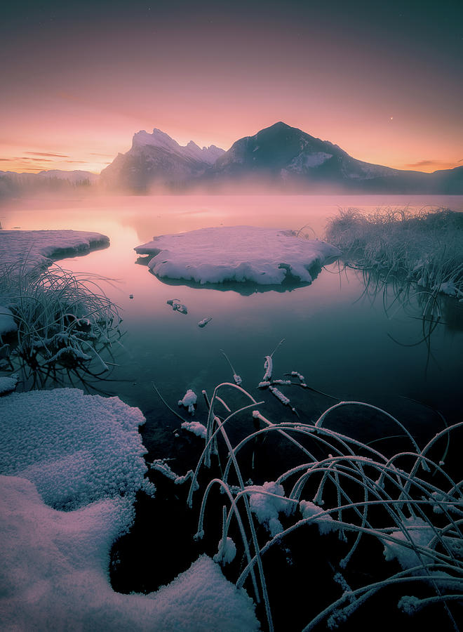 Dawn at Vermilion Lake Photograph by Henry w Liu