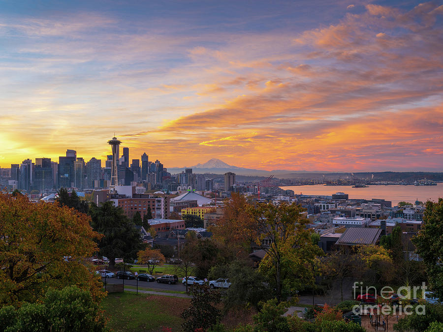 Dawn In Seattle From Kerry Park Photograph