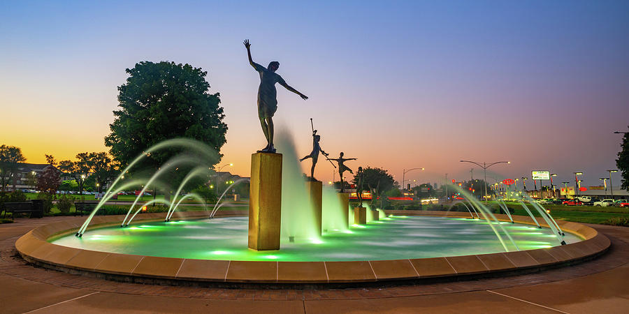 Dawn Light And The Kansas City Childrens Fountain Panorama Photograph