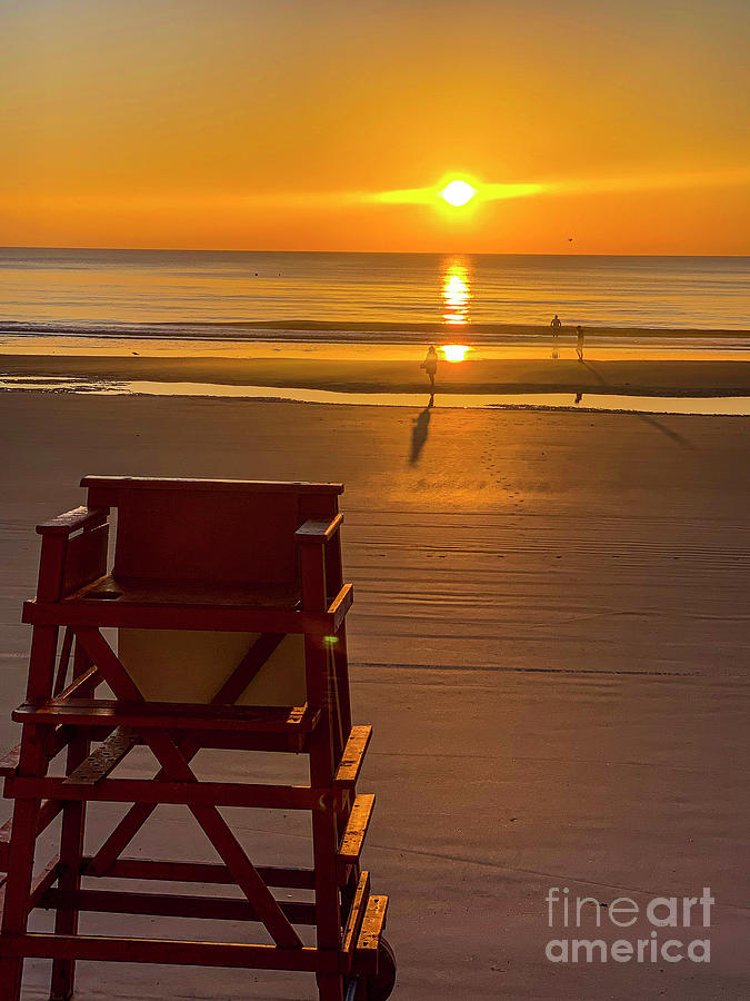 Daytona Beach Lifeguard Stand Photograph by David Zanzinger