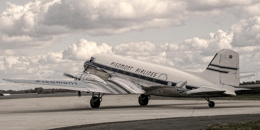 DC-3 Vintage Look Photograph by Greg Reed