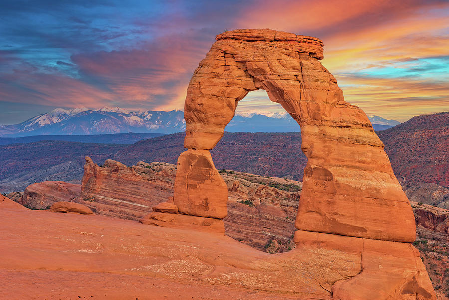 Delicate Arch At Sunset Photograph by Jim Vallee