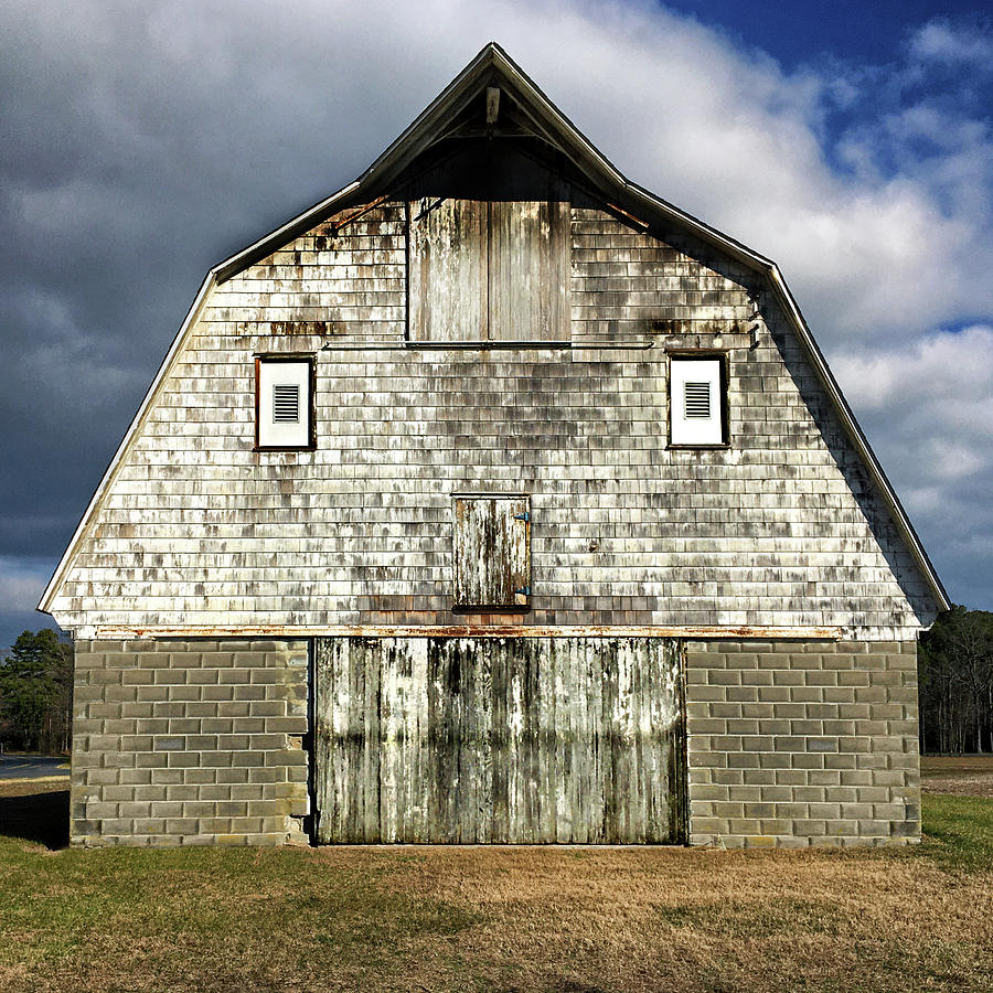 Delmarva Old Barn Face with Grin Photograph by Bill Swartwout