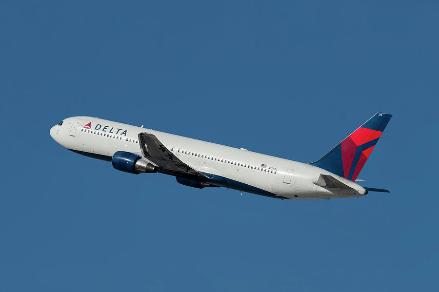 Delta Air lines Boeing 767 Takeoff at Los Angeles Photograph by Erik Simonsen
