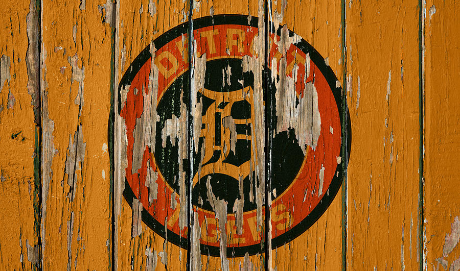 Detroit Tigers Vintage Logo on Old Wall Mixed Media by Design Turnpike