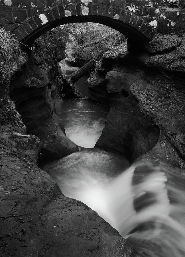 Nature Photograph - Devils Bathtub Black And White by Dan Sproul