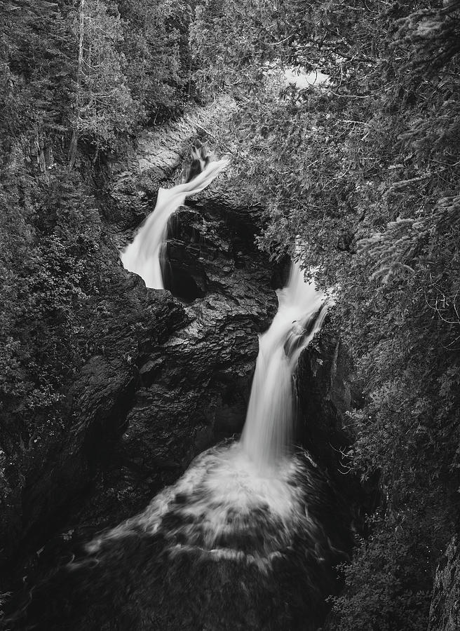 Devils Kettle Black And White Photograph by Dan Sproul