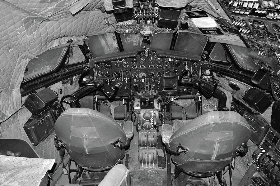 DH Comet 2 Cockpit Photograph by Chris Smith - Fine Art America