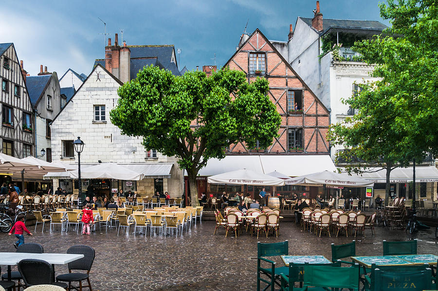 Dining Alfresco in Tours Photograph by KenWiedemann