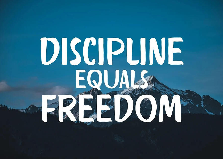 Disciplina Es Igual A Libertad Jocko Willink Digital Art by Fredy Nahum ...