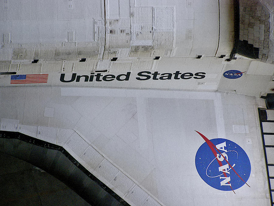 Discovery Port Side In Vab Photograph By Heron And Fox - Fine Art America