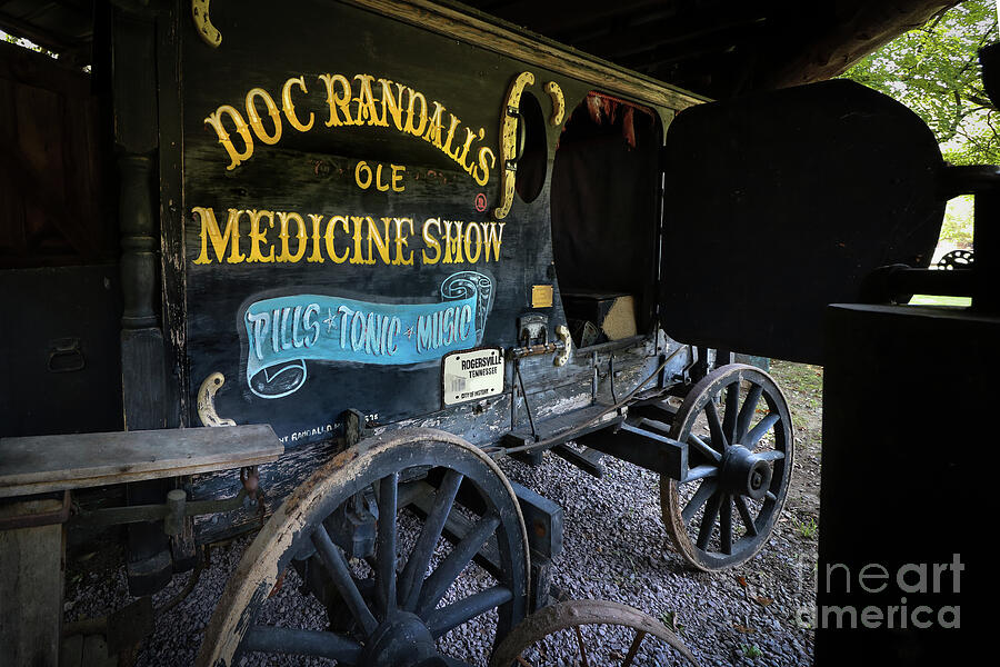 Doc Randalls Ole Medicine Show carriage Photograph by Shelia Hunt