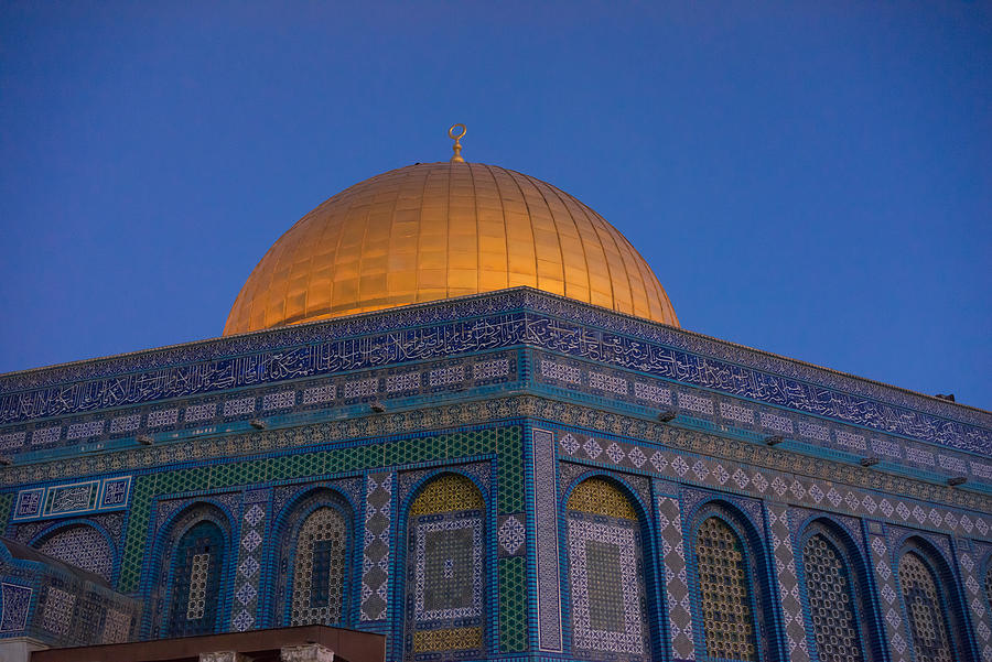 Dome of the Rock Islamic Mosque Temple Mount, Jerusalem. Photograph by Shaifulzamri