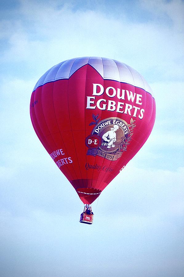 Douwe Egbert Balloon Photograph by Gordon James