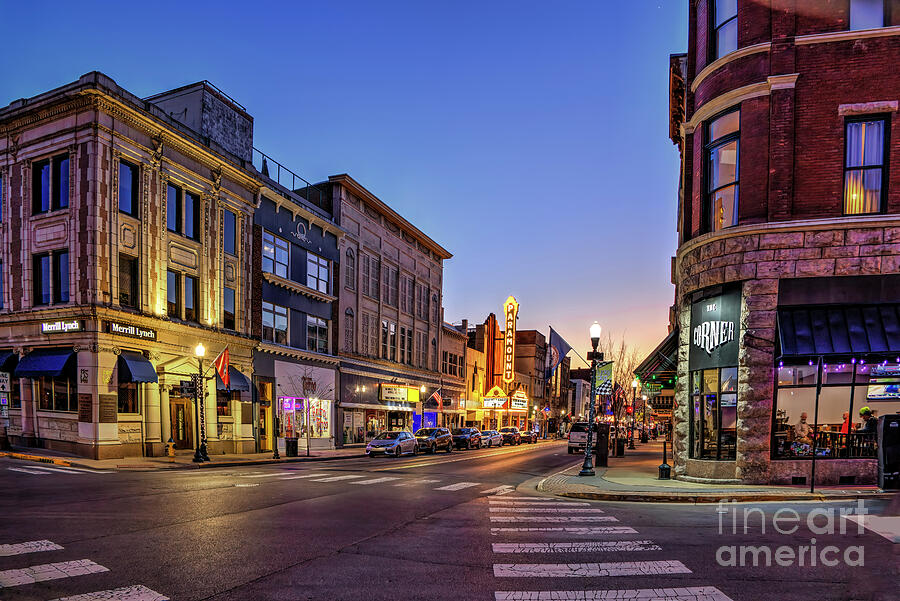 Downtown Bristol TN-VA Photograph by Shelia Hunt