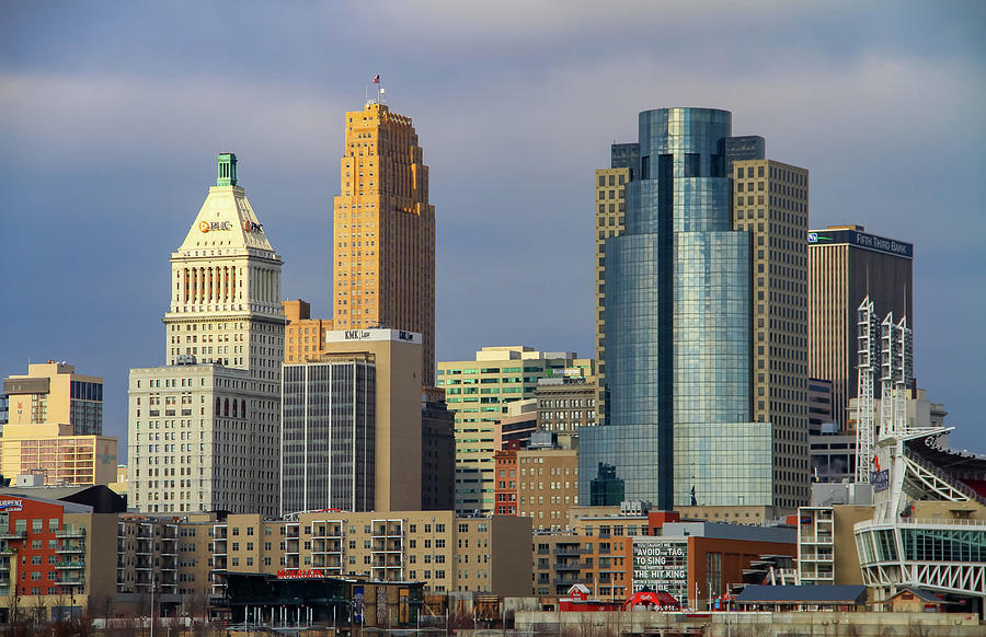 Downtown Cincinnati Ohio Skyline Photograph by Dan Sproul