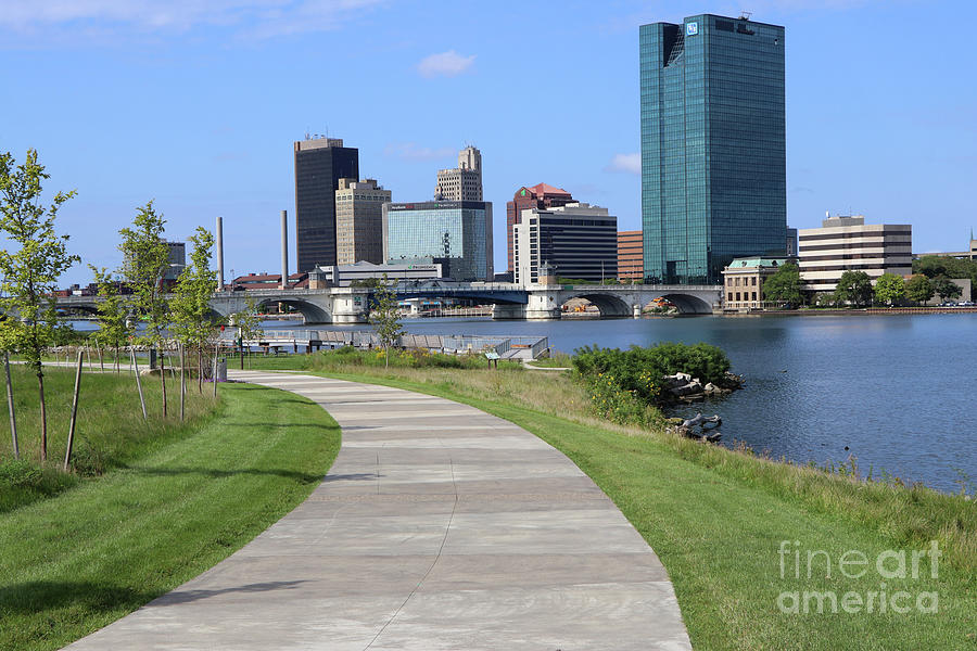 Downtown Toledo from Glass City Metropark 4085 Photograph by Jack ...